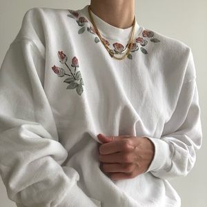 Vintage White Floral Crewneck Sweatshirt